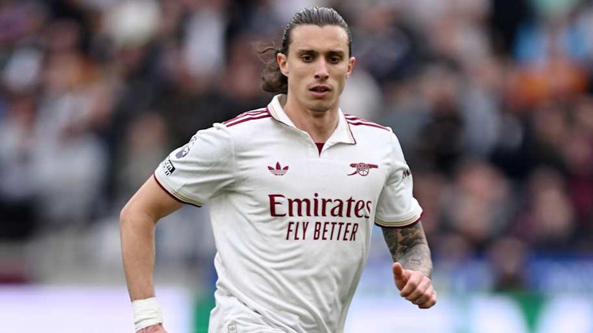  Riccardo Calafiori lined up at left back once more. | Stuart MacFarlane/Arsenal FC/Getty Images 