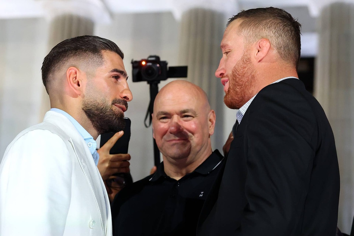  (L-R) Lightweights Ilia Topuria and Justin Gaethje face off during the UFC Freedom 250 Press Conference at The Lincoln Memorial in Washington, DC. Ed Mulholland/Zuffa LLC via Getty Images