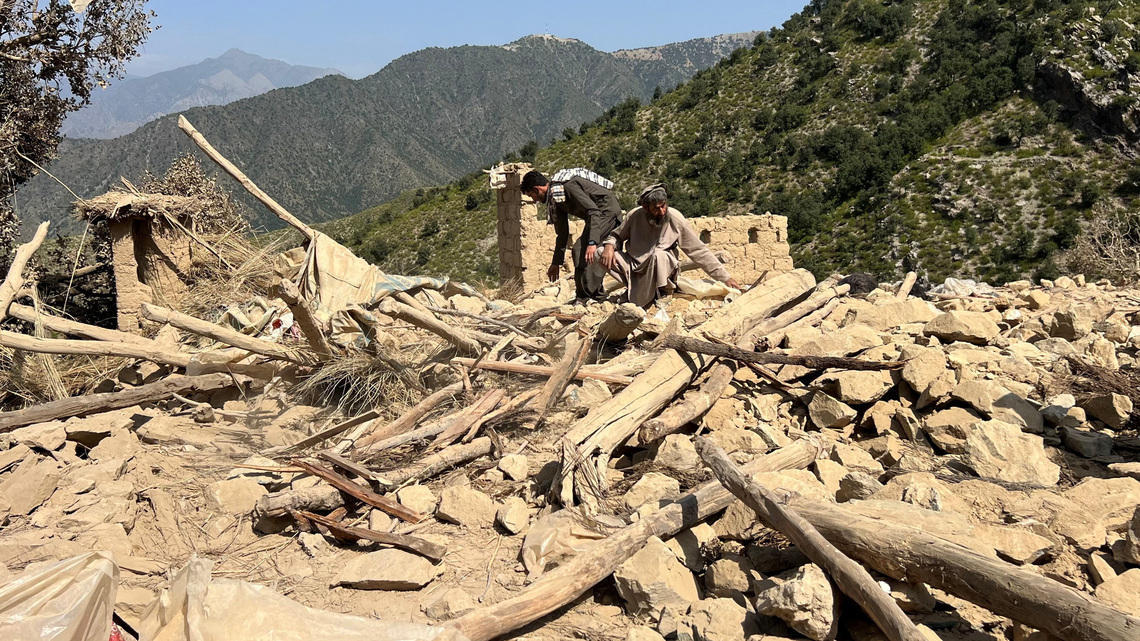Pakistani airstrikes kill nine in Afghanistan, Taliban say 