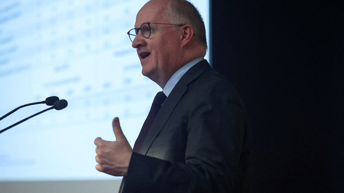 FILE PHOTO: European Central Bank chief economist Philip Lane speaks during a lecture at the University of Cyprus in Nicosia, Cyprus April 5, 2023. REUTERS/Yiannis Kourtoglou/File Photo