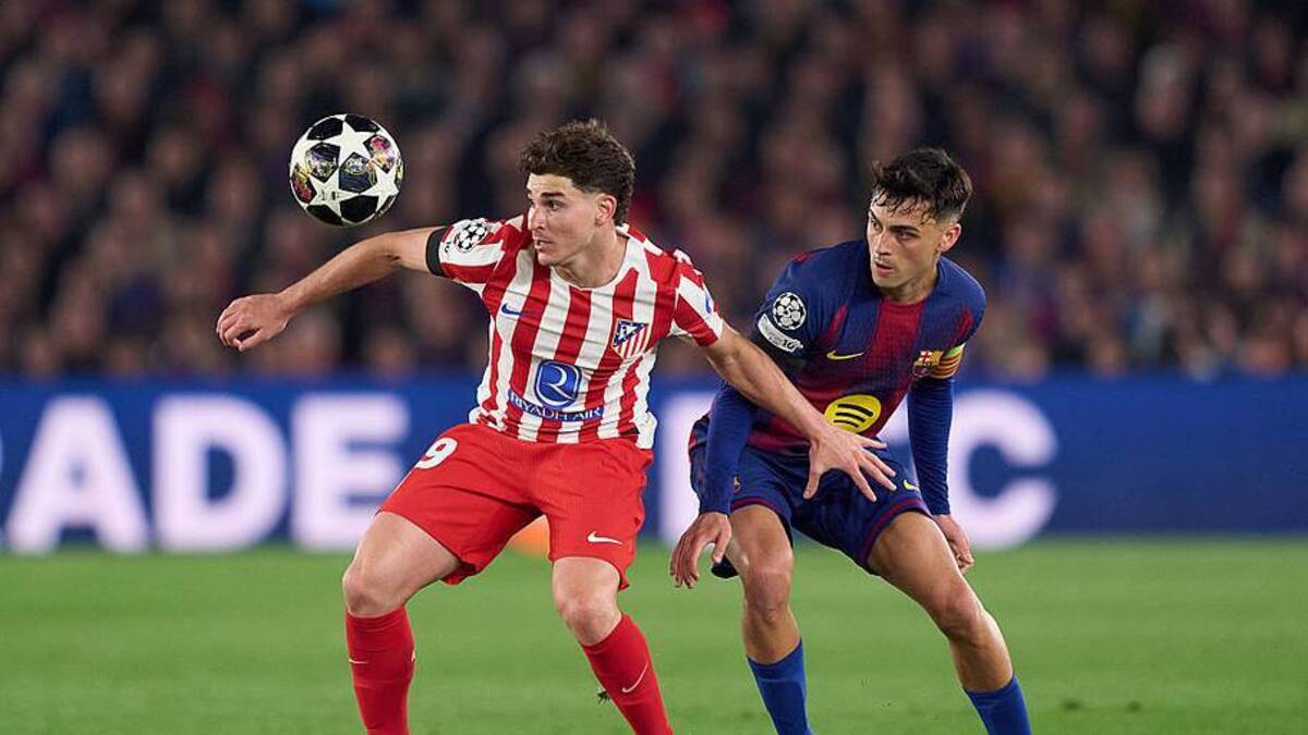  Julián Alvarez could be donning Blaugrana before the end of the summer. | Pedro Salado/Getty Images 