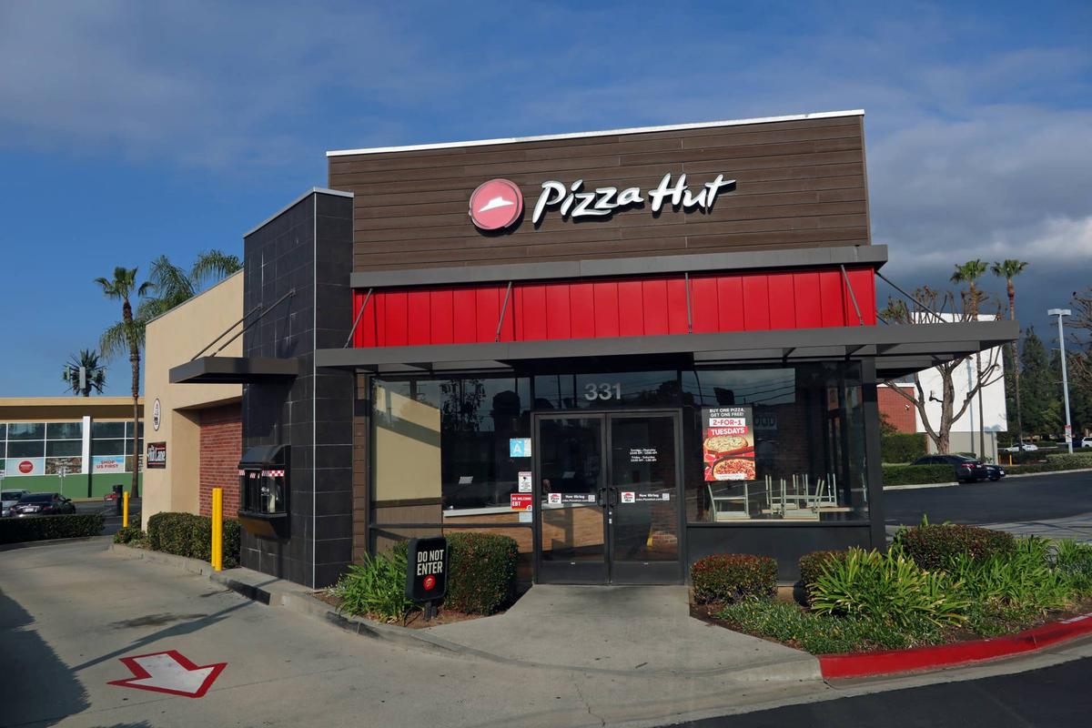  Pizza Hut joins Starbucks in an AI bet customers did not order. 