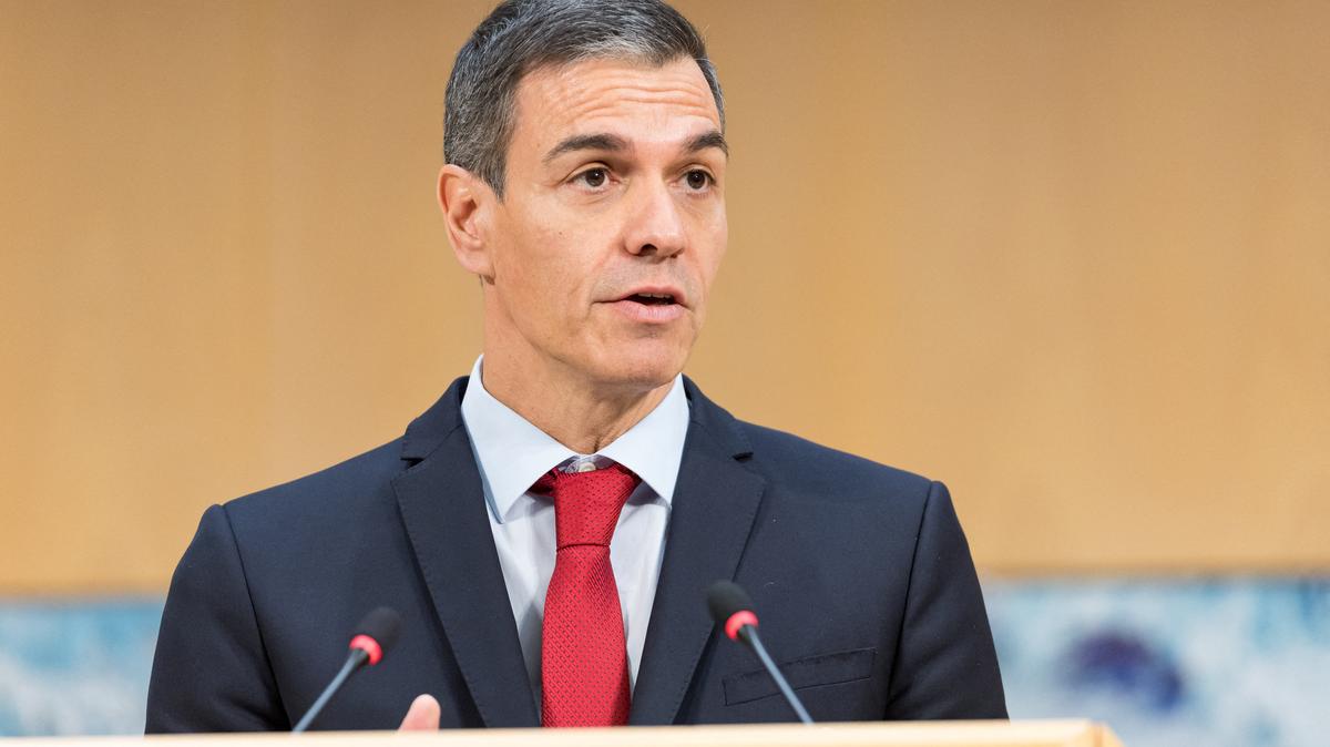 FILE PHOTO: Spain's Prime Minister Pedro Sanchez speaks during the opening of the World Health Organisation (WHO)’s 79th World Health Assembly at the United Nations in Geneva, Switzerland, May 18, 2026. REUTERS/Pierre Albouy/ File Photo