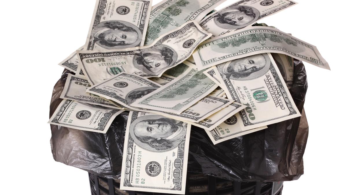One data company CEO told CBS that the U.S. government routinely falls prey to international criminals who steal billions in taxpayer money and quickly whisk it out of the country. (Dreamstime/TNS)