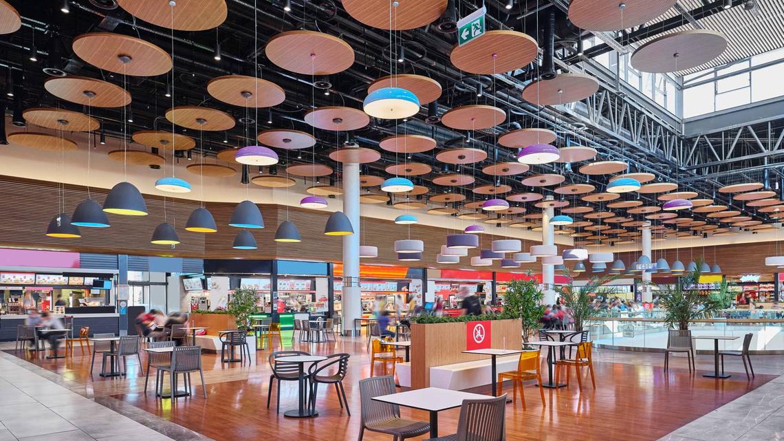 8 Iconic Mall Food Court Restaurants That Have Closed Forever (and Why) 