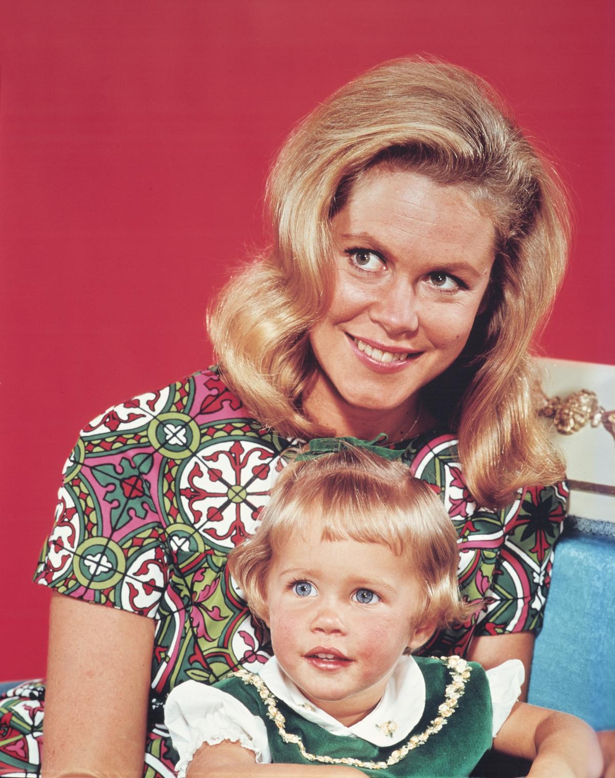 Elizabeth Montgomery and Erin MurphyEverette Collection