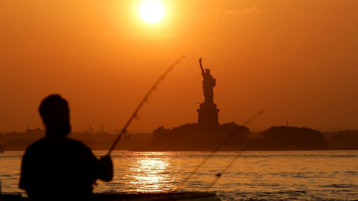 Boat capsizes in N.Y. Harbor, killing mother and baby 