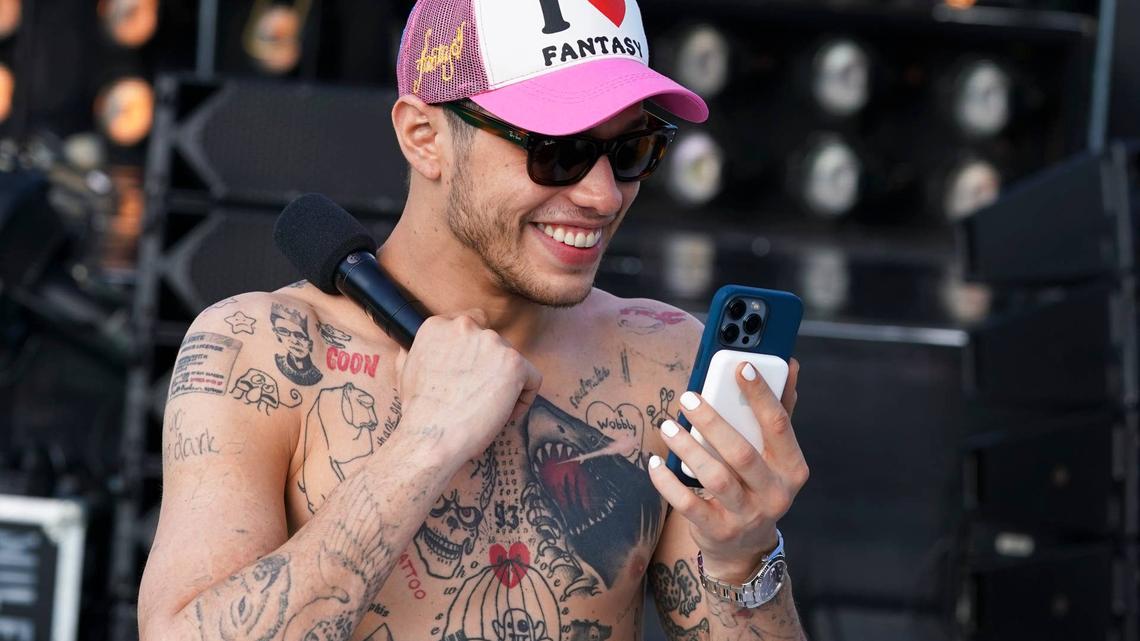 Pete Davidson Steps Out With Almost Bare Arms After Tattoo Removal 