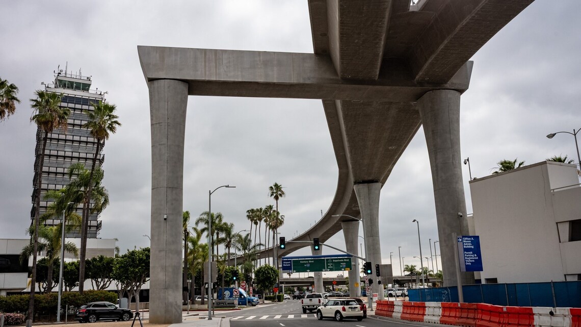Susan Shelley: How Los Angeles drove its airport train off the rails 