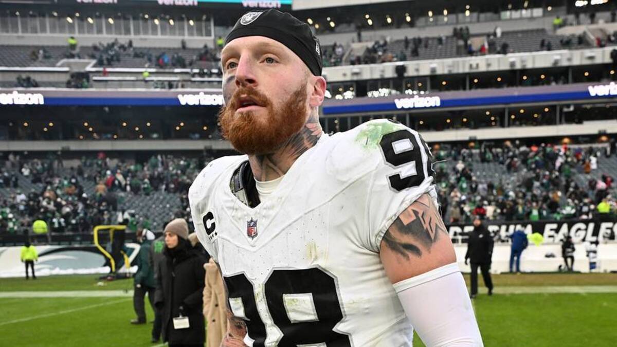  Dec 14, 2025; Philadelphia, Pennsylvania, USA; Las Vegas Raiders defensive end Maxx Crosby (98) on the field after loss to the Philadelphia Eagles at Lincoln Financial Field. Mandatory Credit: Eric Hartline-Imagn Images | Eric Hartline-Imagn Images 