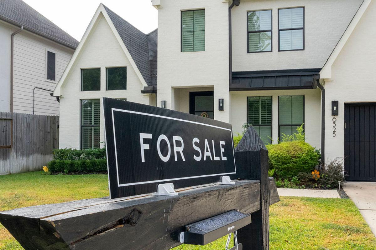 As of Monday, Dec. 1, the average 30-year fixed mortgage rate in California was about 6%, according to Zillow.