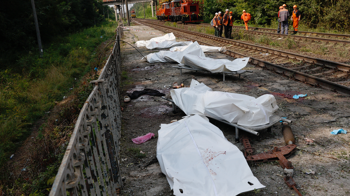Russian barrage kills 17 as Ukraine fails to stop missiles 