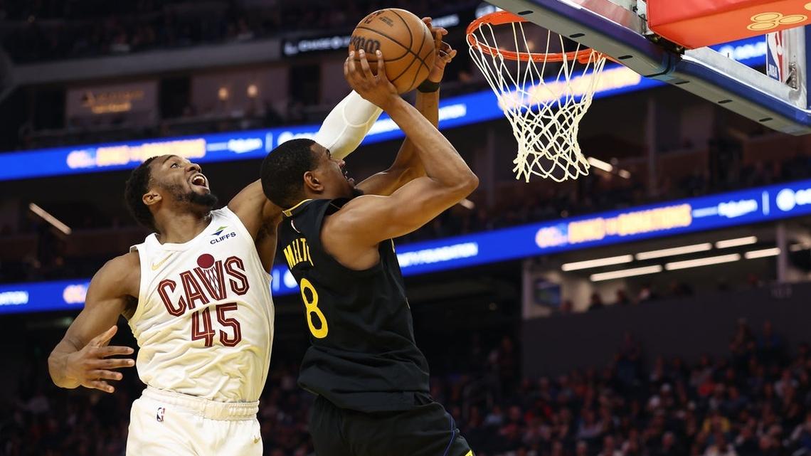 Max Strus scores 24 to lead Cavaliers past Warriors 