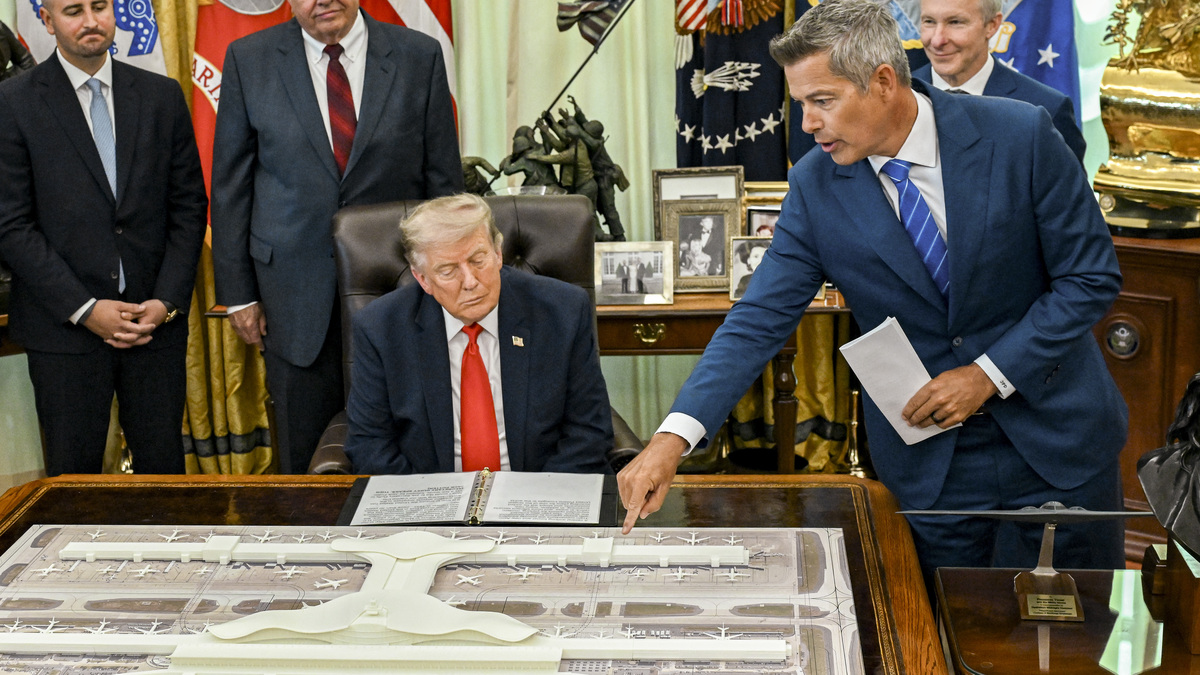Trump unveils $22.5 billion redesign of Dulles airport