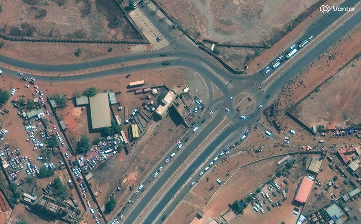  A satellite image shows security roadblocks and vehicle checkpoints near the entrance to Niger's Niamey airport following an attack in January 2026. Satellite image (c) 2026 Vantor/Getty Images 
