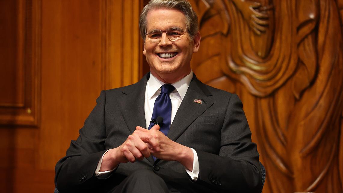 Michael Hiltzik: Waiting for your tariff refund check? Fugeddaboutit!