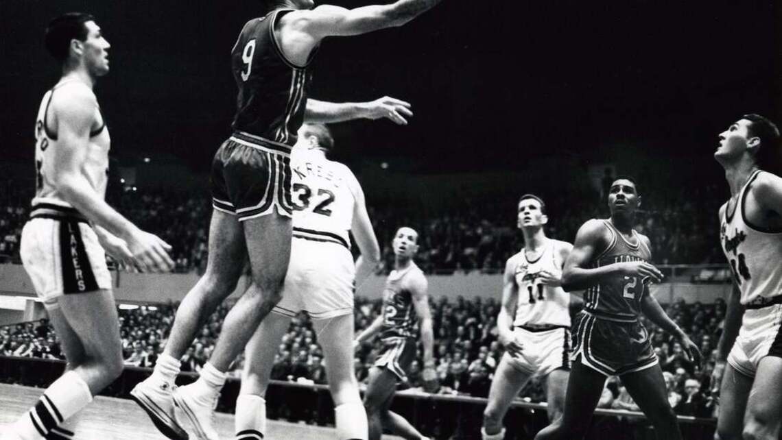 Legendary hoops icon Bob Pettit dies at 93 