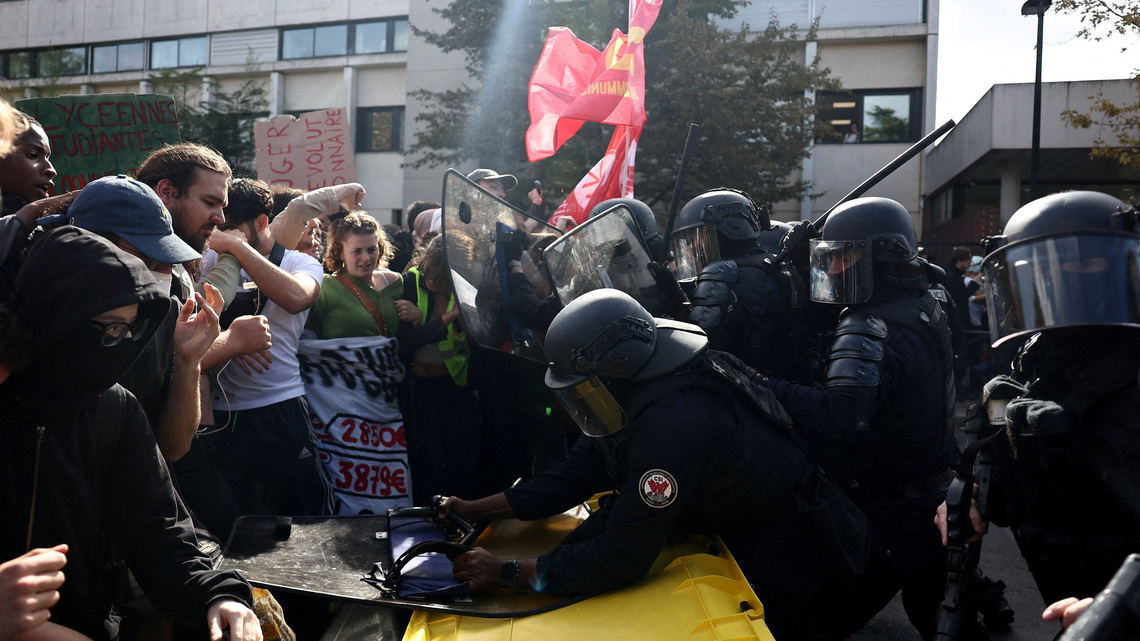 Crisis meeting told France's hardleft party behind school protests, says source 