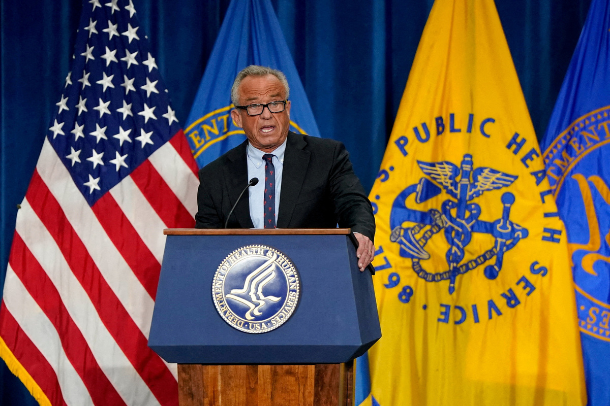 FILE PHOTO: U.S. Health and Human Services (HHS) Secretary Robert F. Kennedy Jr., speaks during a press conference at the Department of Health and Human Services in Washington, D.C., U.S., November 10, 2025. REUTERS/Elizabeth Frantz/File Photo