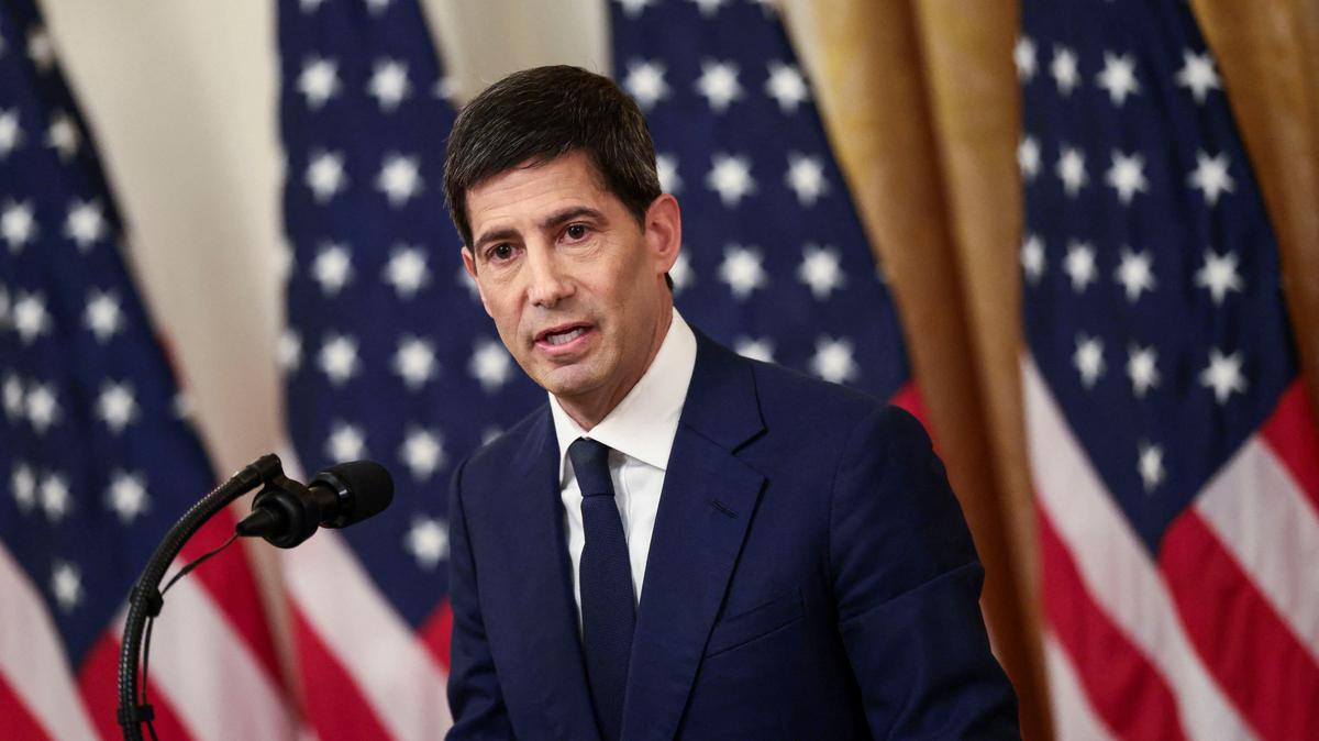The new Federal Reserve Chair Kevin Warsh delivers a speech on the day of his swearing in ceremony, in the East Room of the White House in Washington, D.C., U.S., May 22, 2026. REUTERS/Evelyn Hockstein