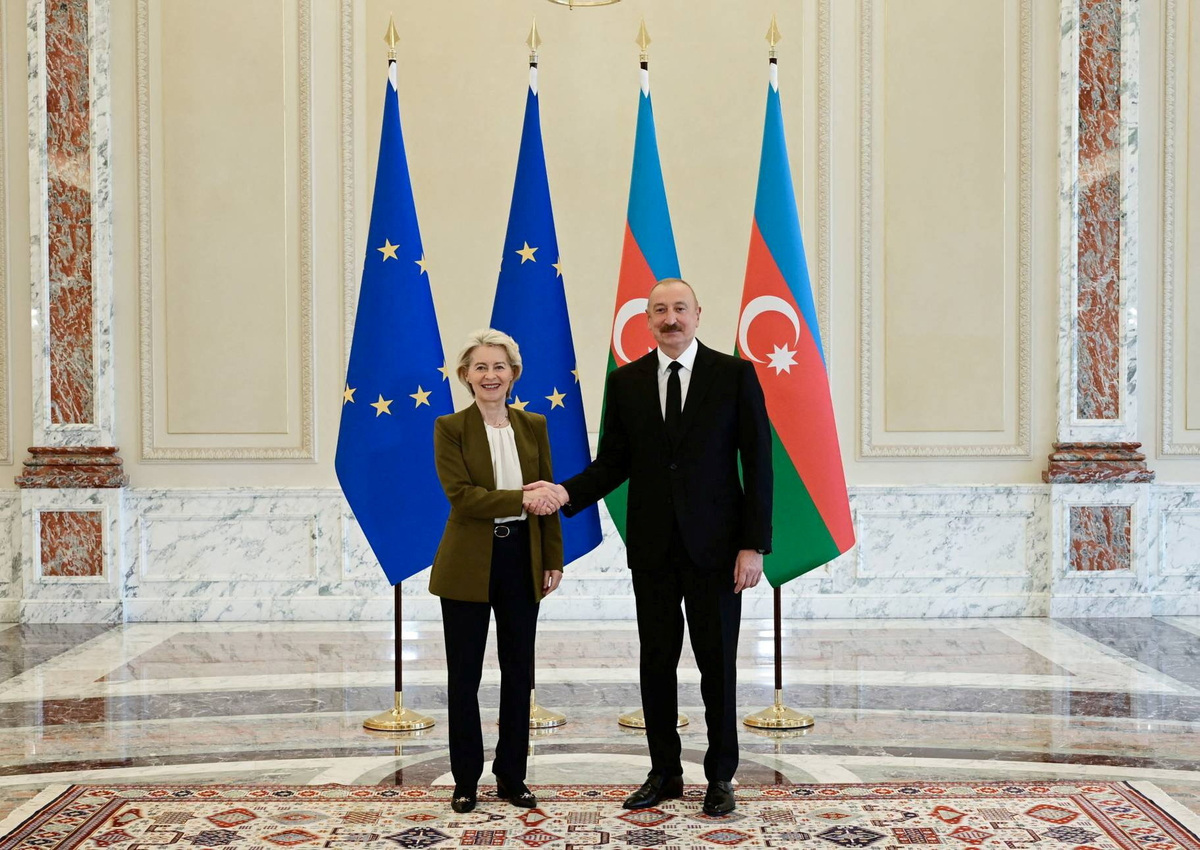 Azerbaijani President Ilham Aliyev and European Commission President Ursula von der Leyen pose for a picture during their meeting in Baku, Azerbaijan, July 1, 2026. Press Service of the President of the Republic of Azerbaijan/Handout via REUTERS