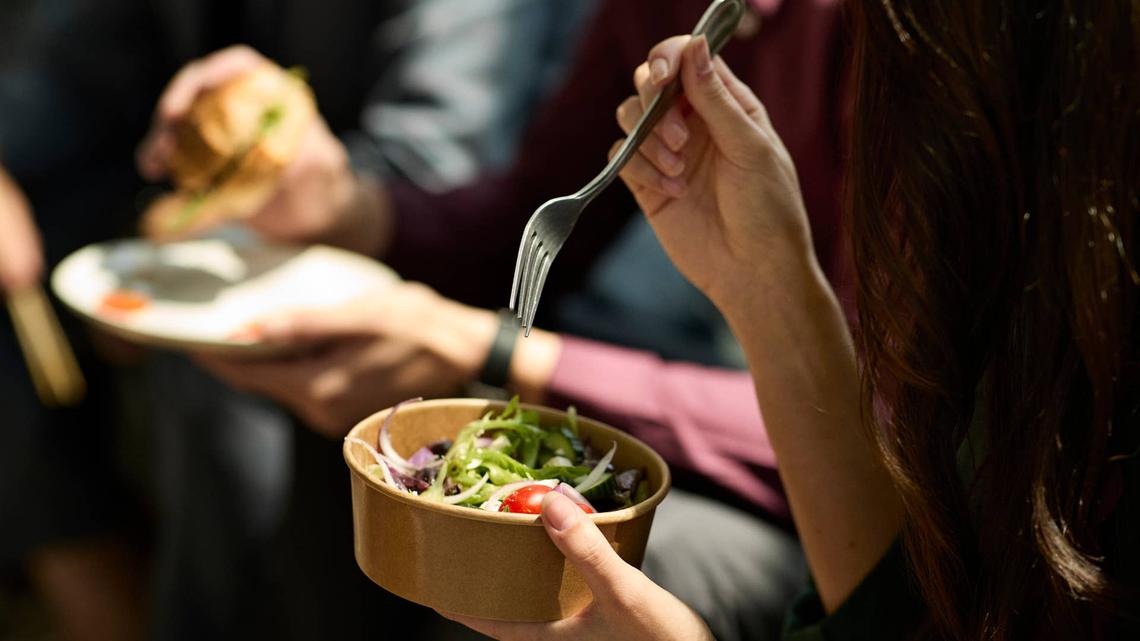 The Popular Lunchtime Habit Brain Health Experts Are Begging You To Stop 