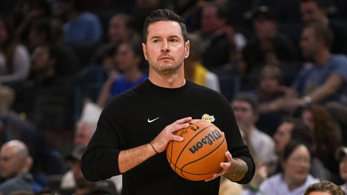 3 Takeaways From Lakers' Preseason Loss to Warriors