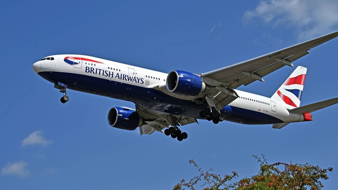 British Airways Flight to Chicago Drops 27,000 Feet Before Making Emergency Landing 