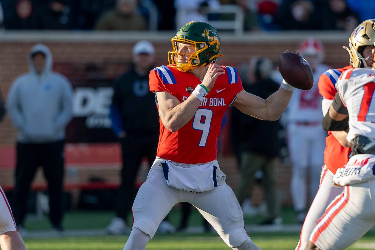  Quarterback Cole Payton (9) of North Dakota State throws the ball during the second half of the 2026 Senior Bowl at University of South Alabama, Hancock Whitney Stadium. Mandatory Credit: Vasha Hunt-Imagn Images 