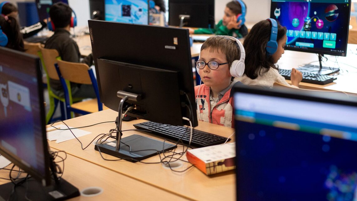 Slow math: Kids may learn more when AI makes them review mistakes