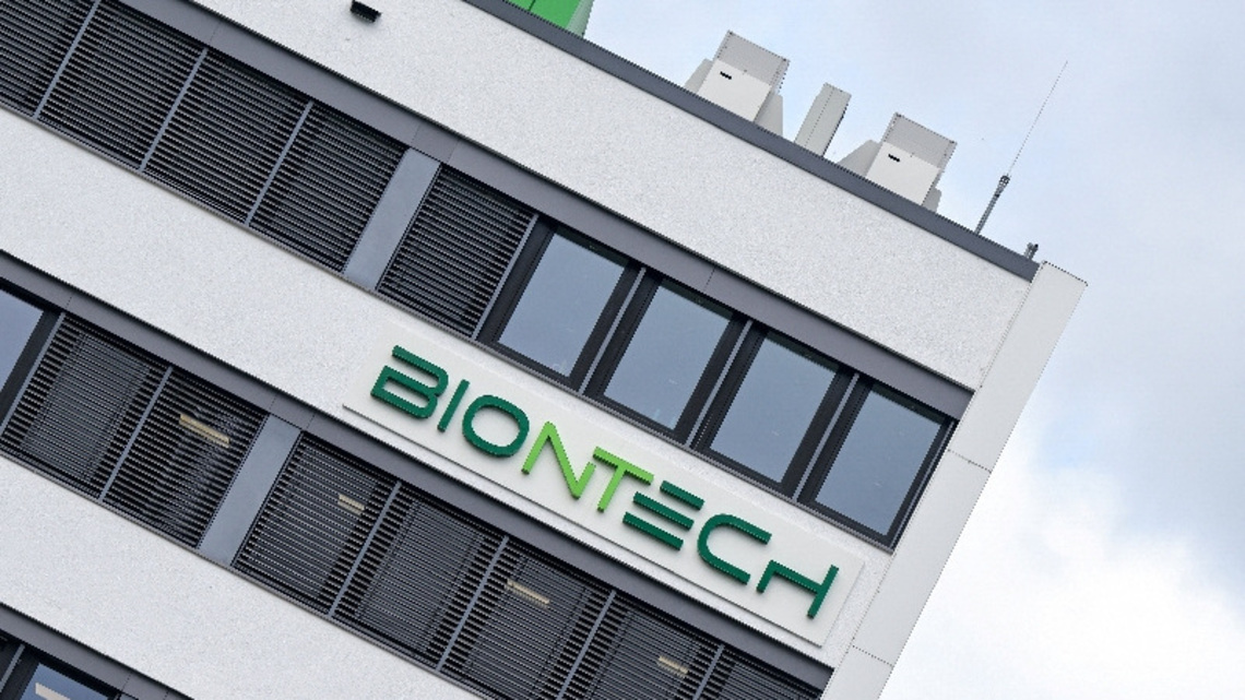 BioNTech says lung cancer drug candidate prolonged lives in trial