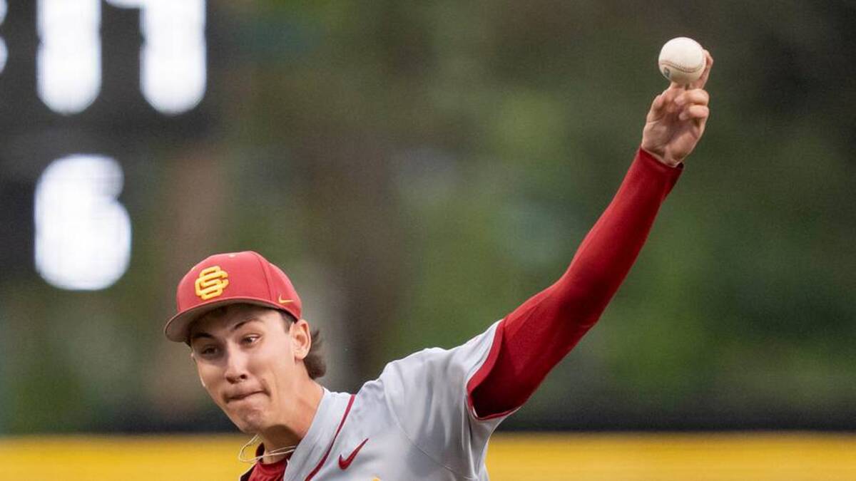  USC pitcher Mason Edwards throws a pitch as the Oregon Ducks host the USC Trojans on May 14, 2026, in Eugene, Oregon. | Ben Lonergan/The Register-Guard / USA TODAY NETWORK via Imagn Images 