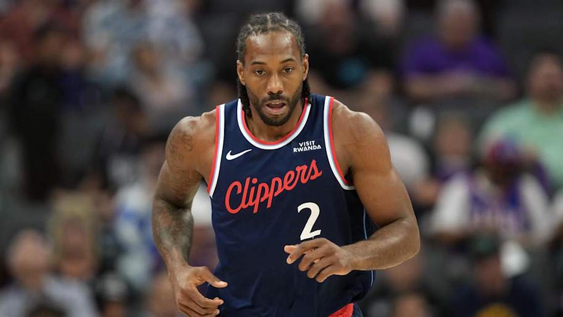  LA Clippers forward Kawhi Leonard during the first quarter against the Sacramento Kings. | Darren Yamashita-Imagn Images 