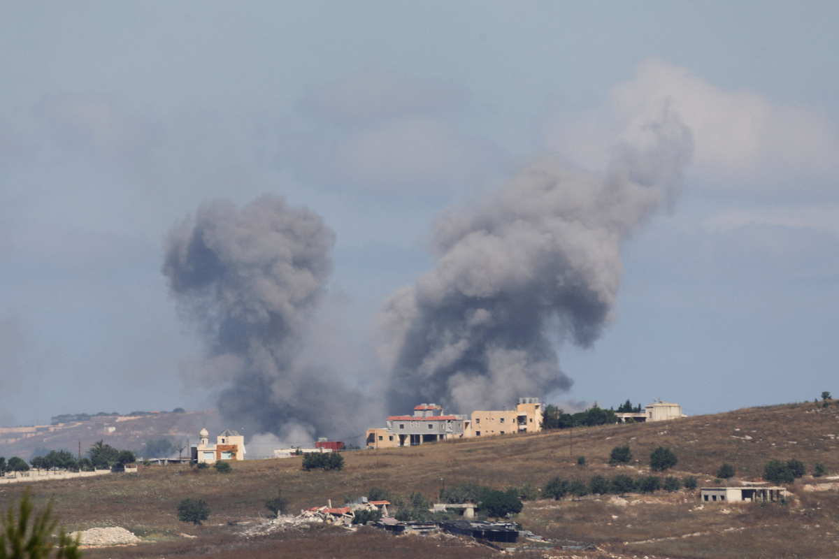 Smoke billows from southern Lebanon following an Israeli strike, as seen from Marjayoun, Lebanon, June 19, 2026. REUTERS/Stringer