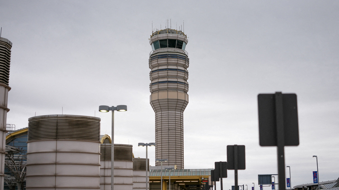 US report says FAA must better address threats to aircraft communication 