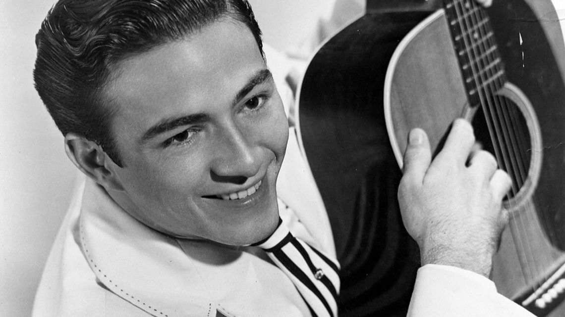 1961 Country Song, Written by Willie Nelson, Is Still a Powerful Hit 65 Years Later 