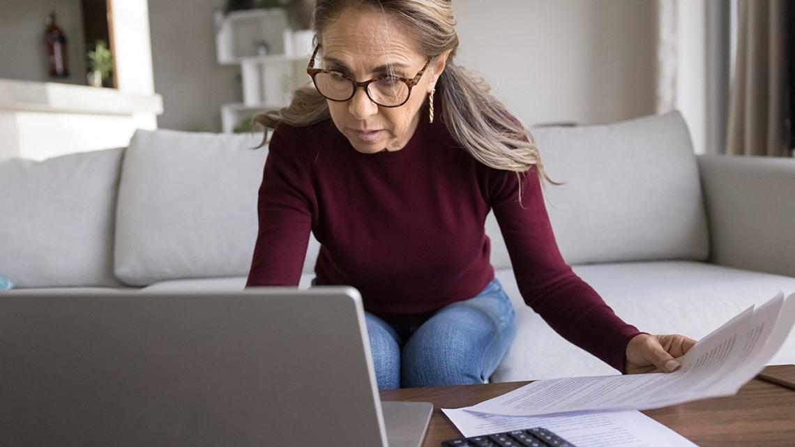 As rate cuts loom, retirees rethink income strategy 