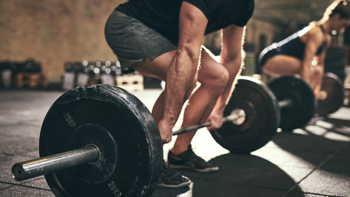 Mexican Strongman Shatters World Deadlift Record: Lifting Equivalent of a Grand Piano 