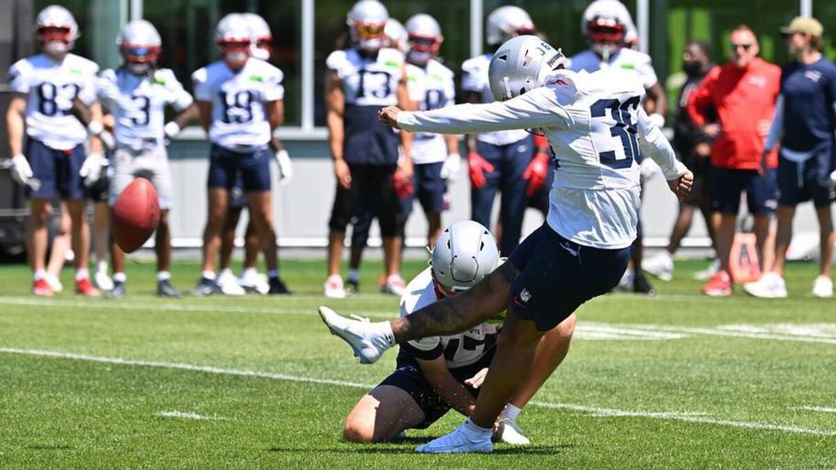  Jun 9, 2026; Foxborough, MA, USA; New England Patriots kicker Andy Borregales (36) does a drill during minicamp at Gillette Stadium. Mandatory Credit: Eric Canha-Imagn Images | Eric Canha-Imagn Images 