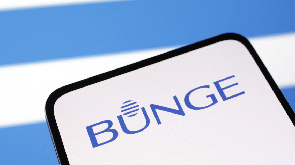 Bunge beats quarterly profit estimates on strong crush margins 