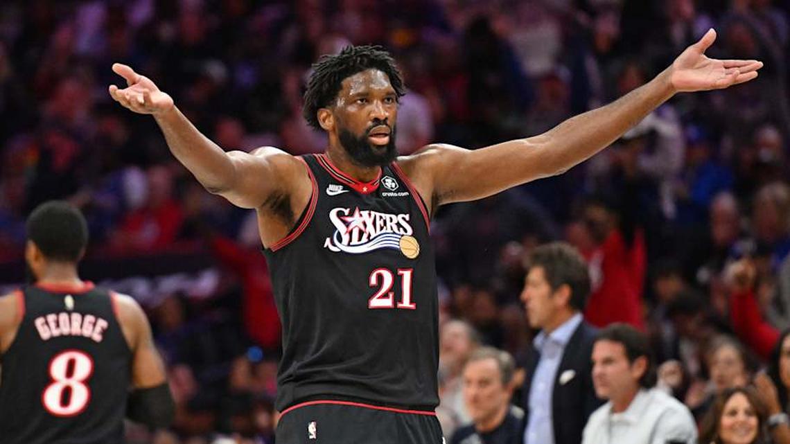  Embiid didn't have much fun after this moment with the Philly crowd. | Eric Hartline-Imagn Images 