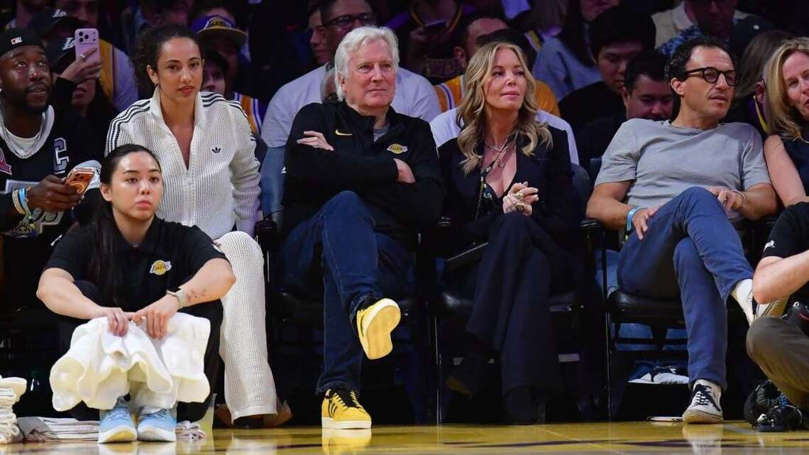 Reports: Jeanie Buss contests family's plan to sell Lakers stake 