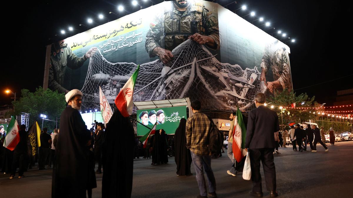 A billboard with a graphic design about the Strait of Hormuz on a building in Tehran, Iran, May 6, 2026. Majid Asgaripour/WANA (West Asia News Agency) via REUTERS