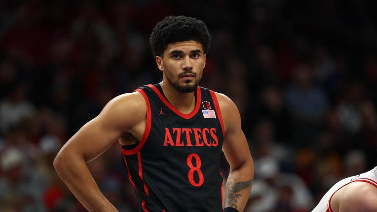  Dec 20, 2025; Phoenix, Arizona, USA; San Diego State Aztecs forward Tae Simmons (8). | Mark J. Rebilas-Imagn Images 