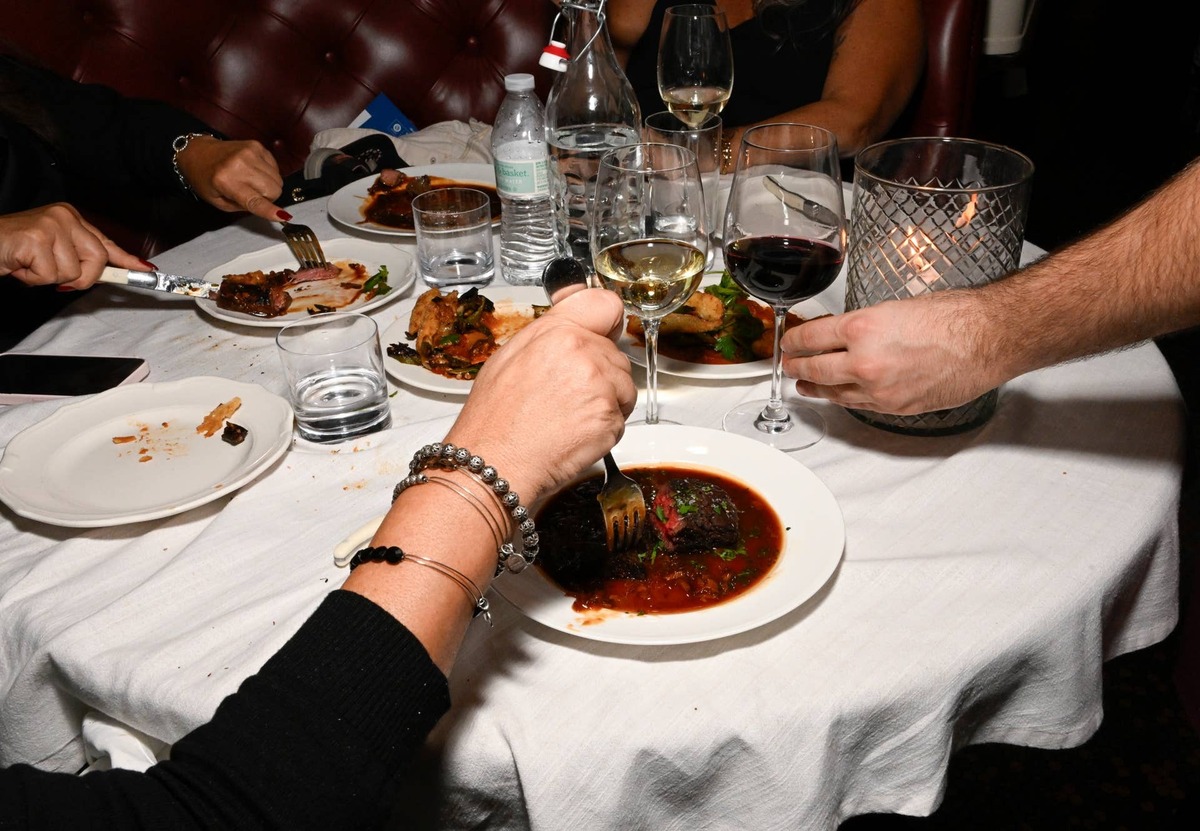  Davio's Northern Italian Steakhouse confirms the closure of its Chestnut Hill location. 