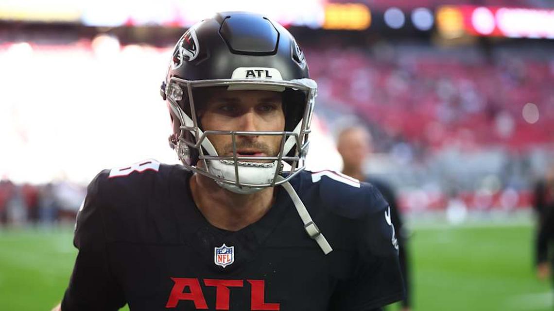  Dec 21, 2025; Glendale, Arizona, USA; Atlanta Falcons quarterback Kirk Cousins (18) on the field during warm ups prior to a game against the Arizona Cardinals at State Farm Stadium. Mandatory Credit: Mark J. Rebilas-Imagn Images | Mark J. Rebilas-Imagn Images 