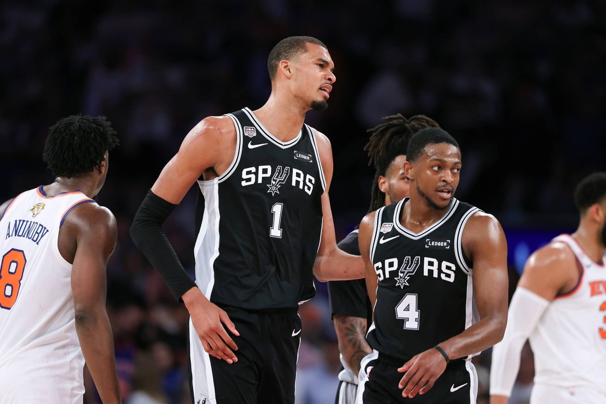  Victor Wembanyama and De'Aaron Fox of the San Antonio Spurs saw their team blow a 29-point lead to the New York Knicks in Game 4 of the NBA Finals. 