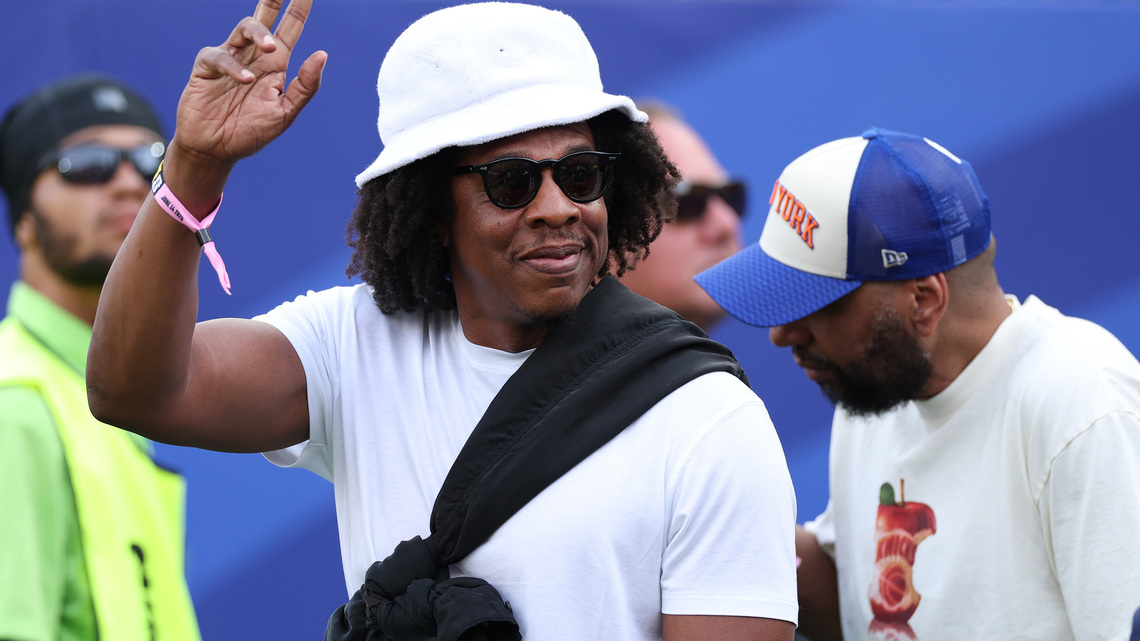 Jay-Z brings out Rihanna and Beyoncé after delayed start at Yankee Stadium 