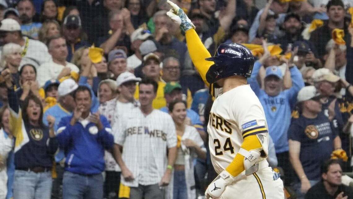Brewers find home-run power, rally past Padres in NLDS opener 