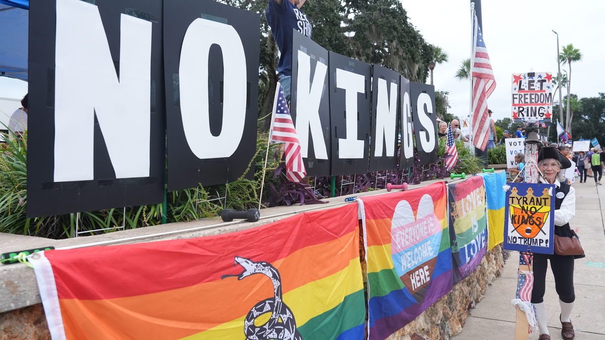 Hundreds gather for 'No Kings' rally in Daytona to urge voter turnout ...